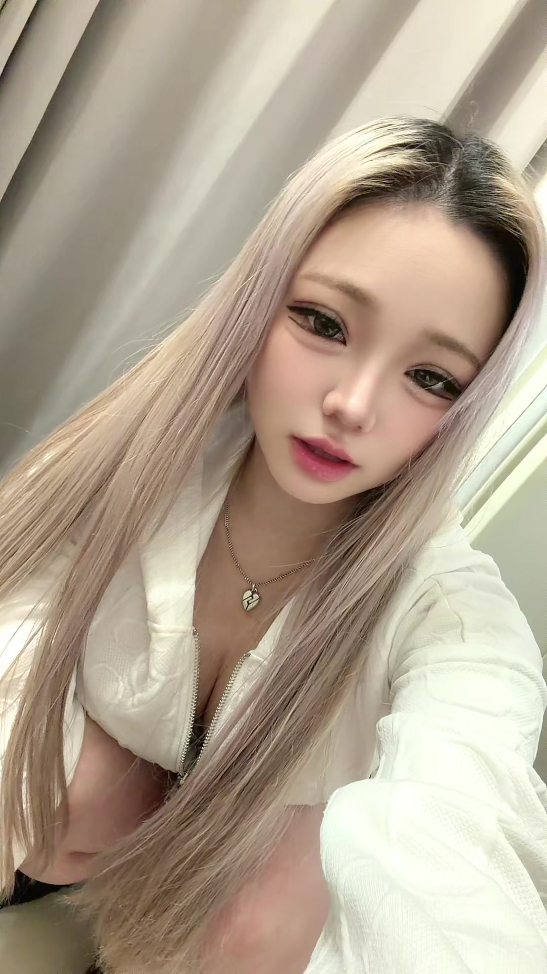 @。