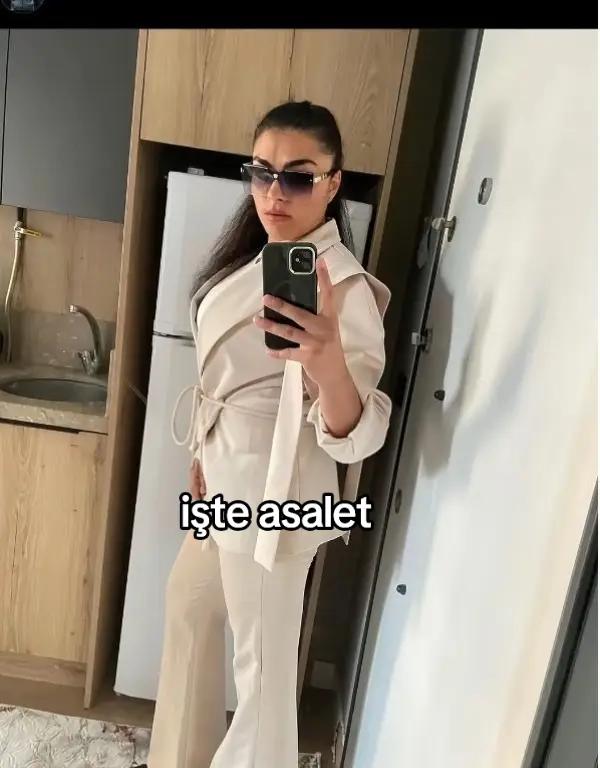 @Karag&uuml;l (Merve) diva 🖤🩷