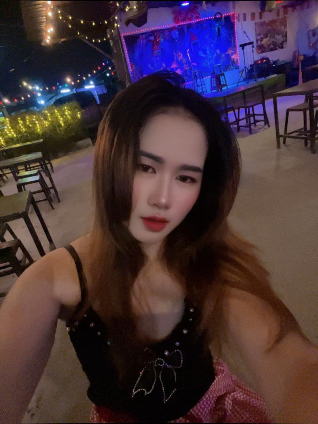 @นาลี สาวหน้าสวย