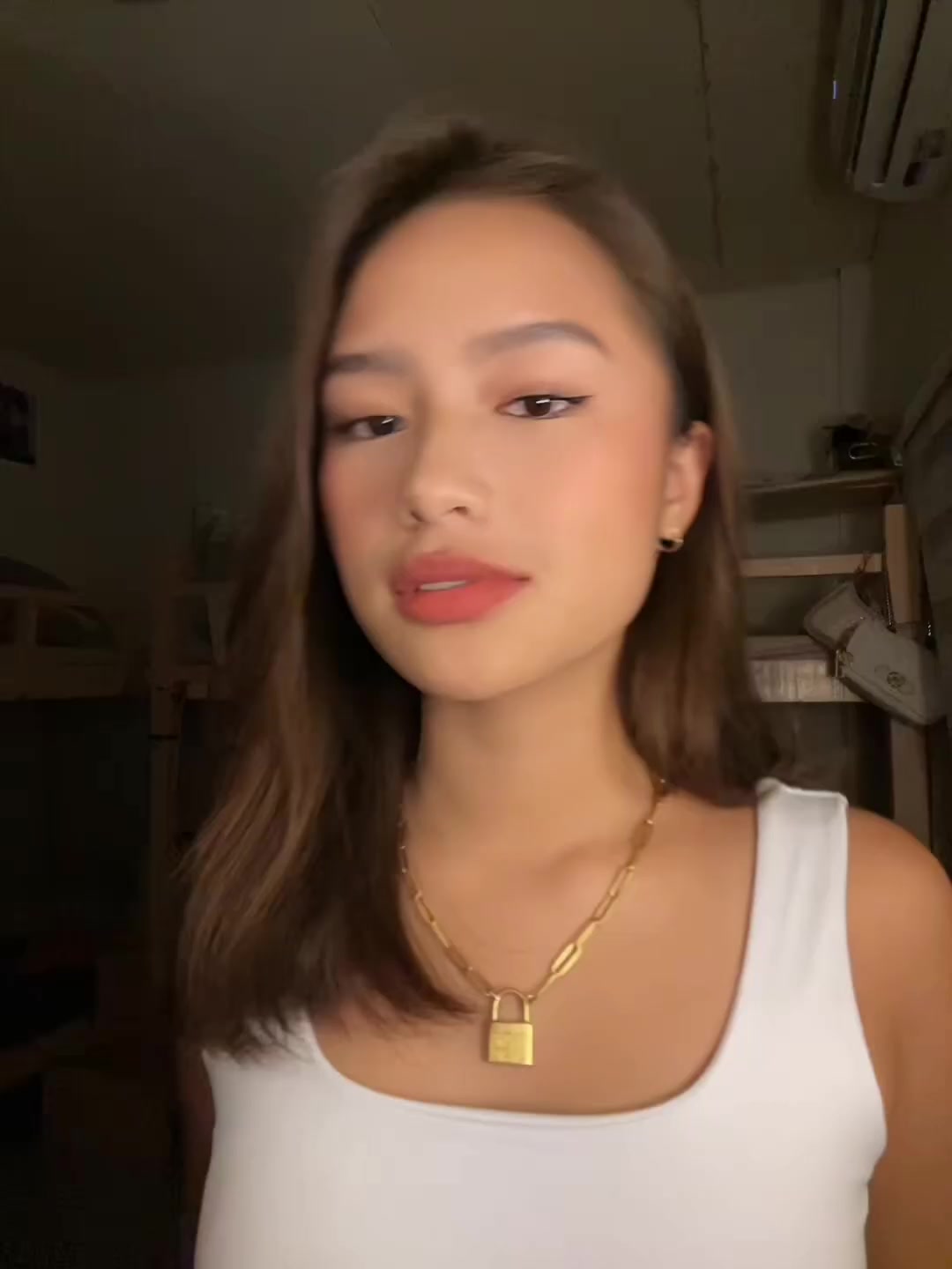 @yananicole