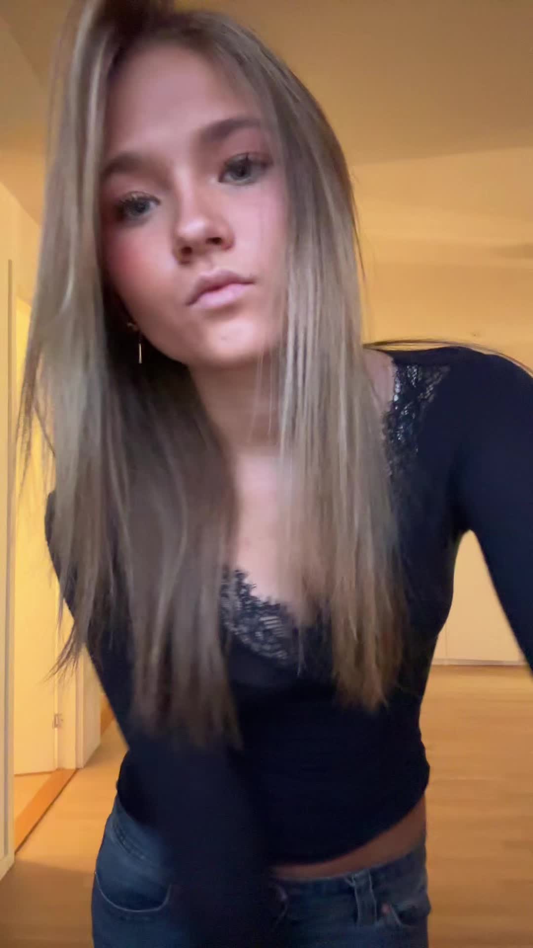 @Elle