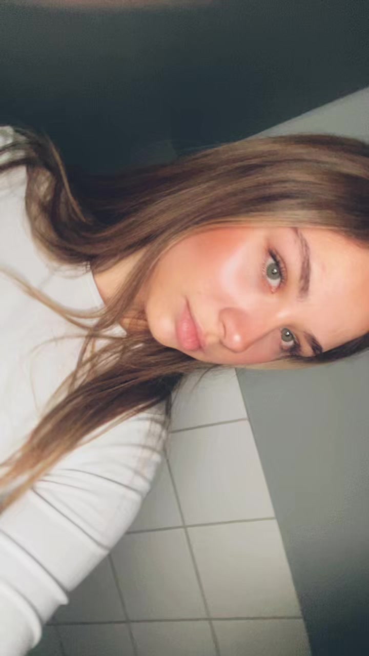 @𝐣𝐞𝐥𝐞𝐧𝐚