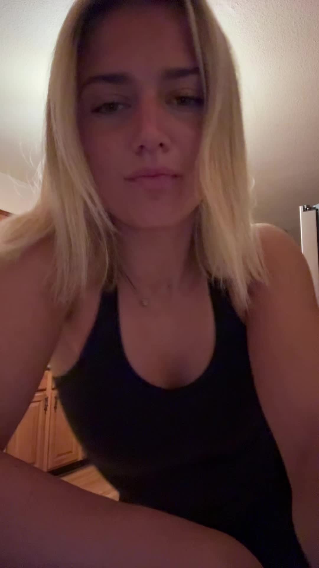 @blondebobgirl