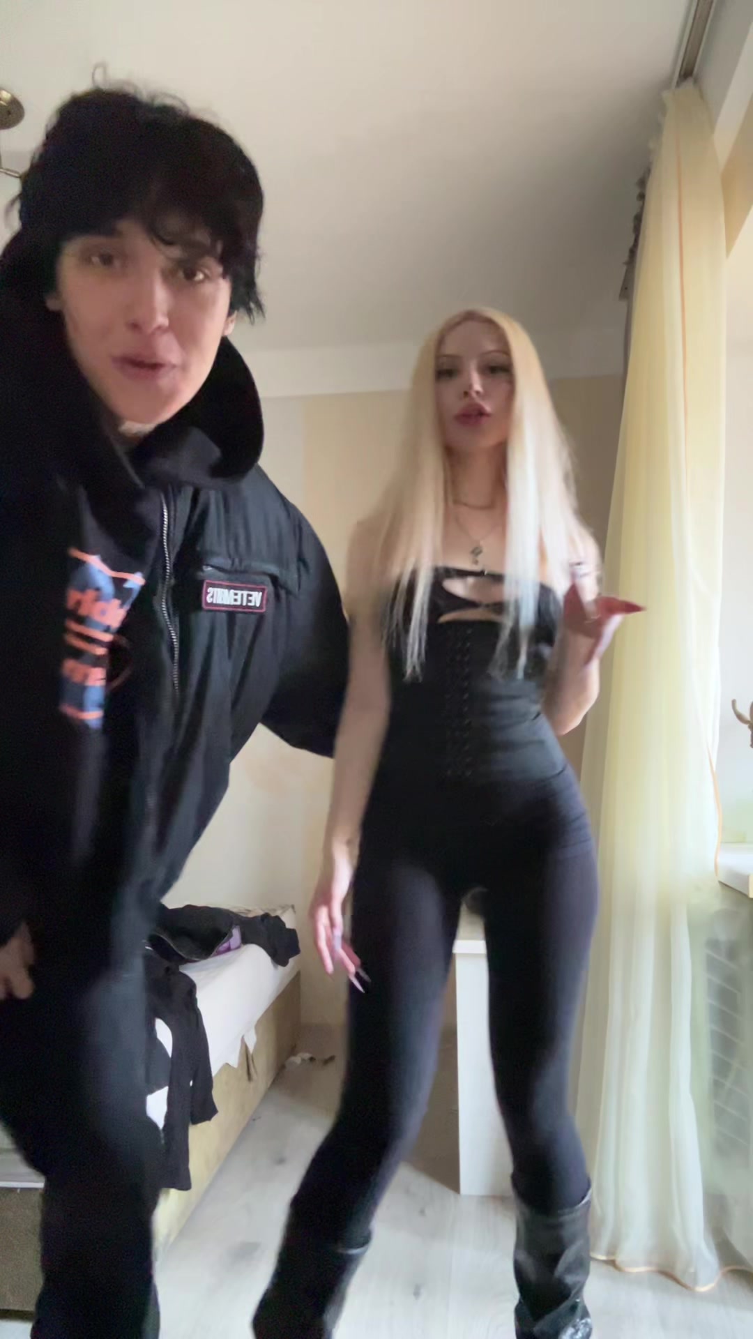 @^^