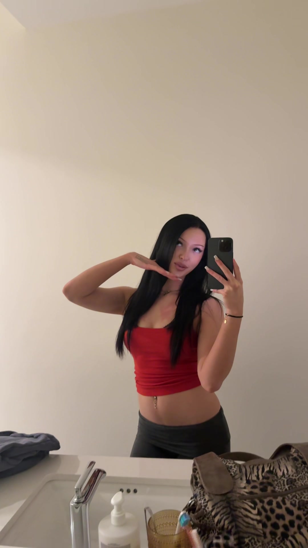 @⠀⠀