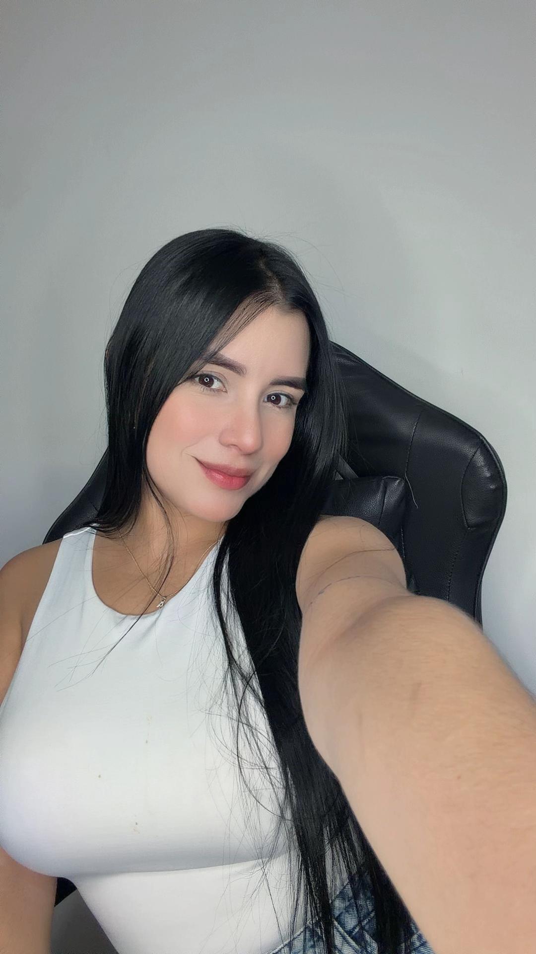 @🍅Angie Moreno🪼🅿️