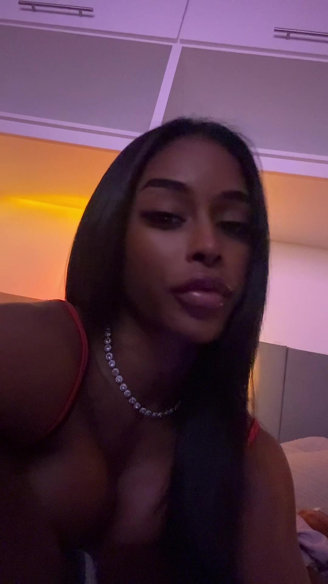@Vict&oacute;ria Simonns