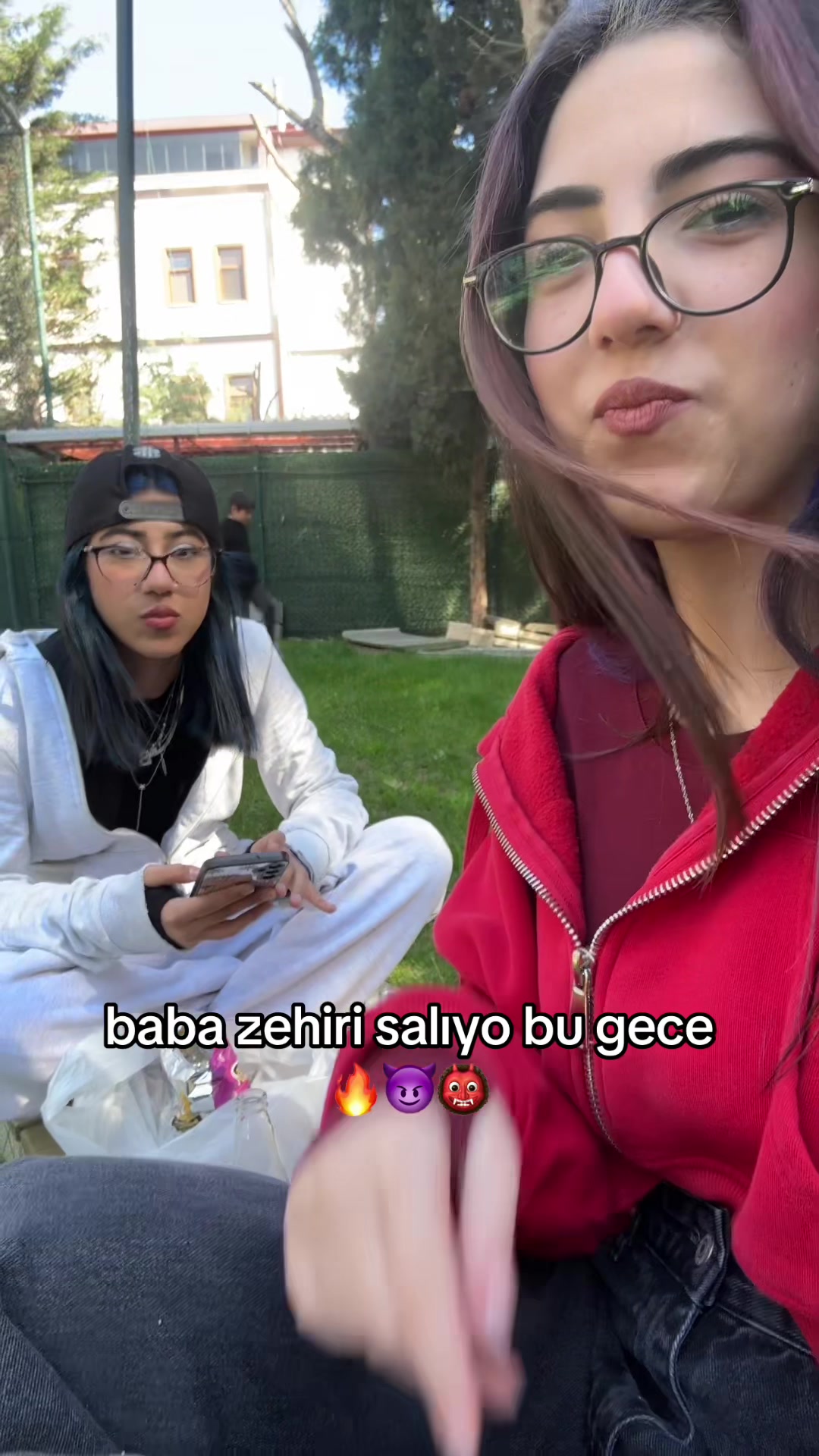 @👸🏻👸🏿