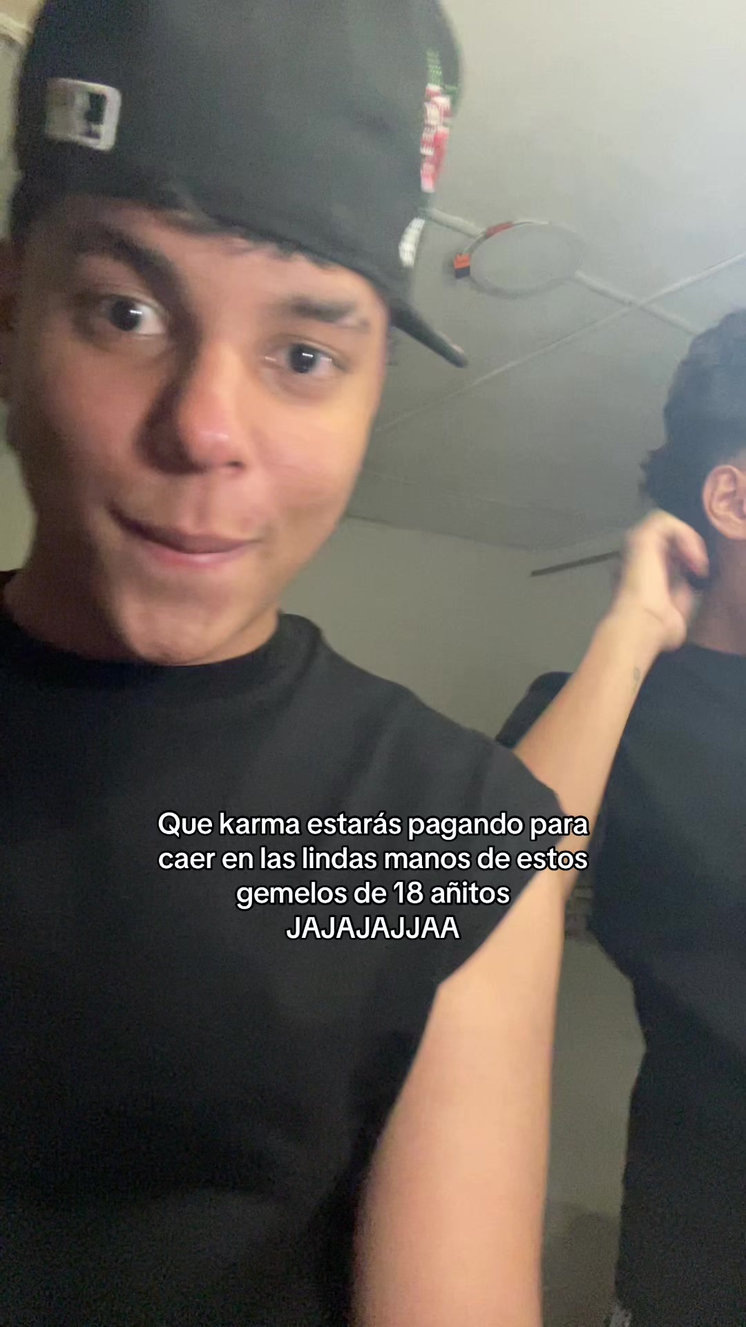 @Nueve