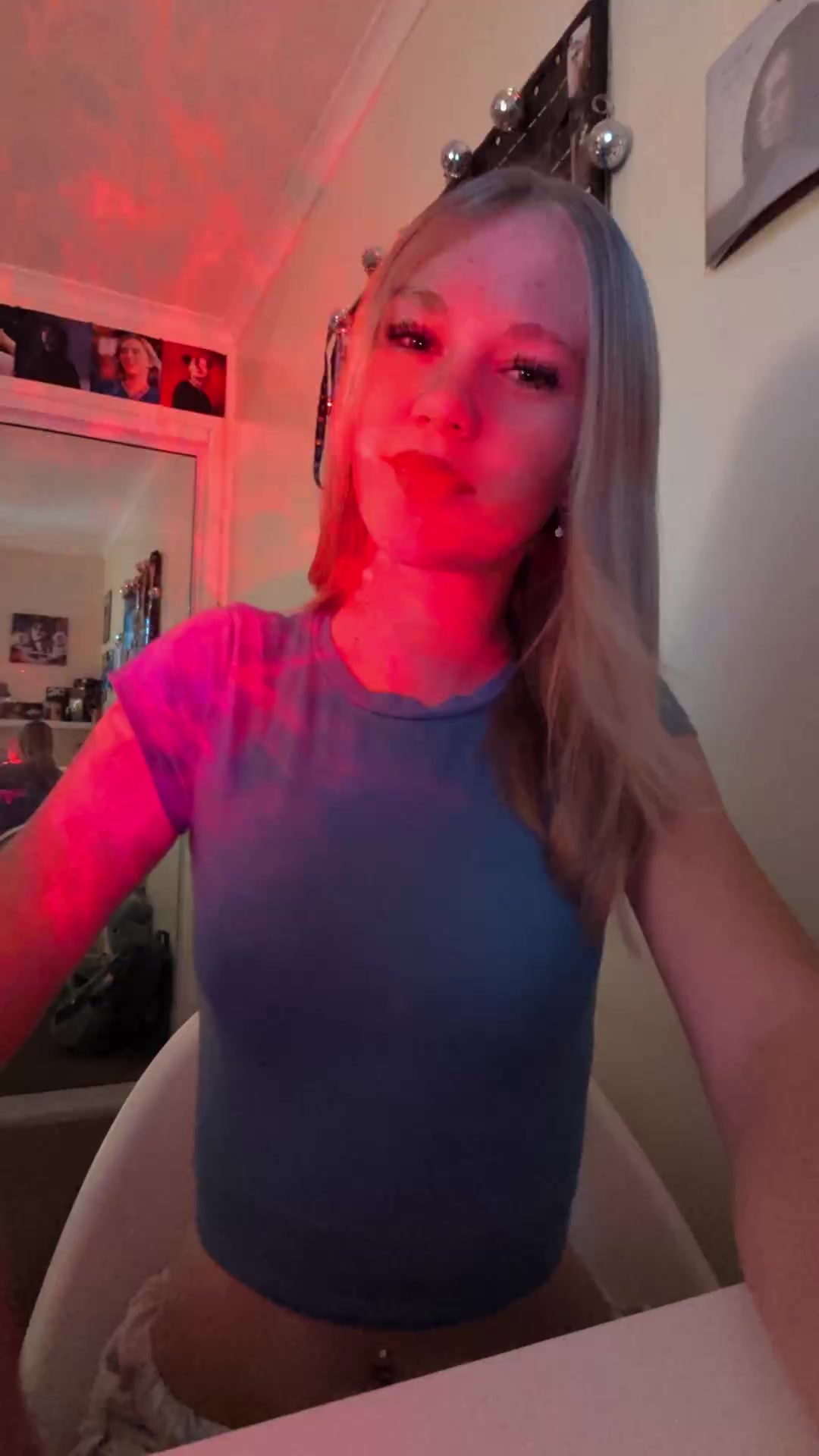 @ellaa🕸️