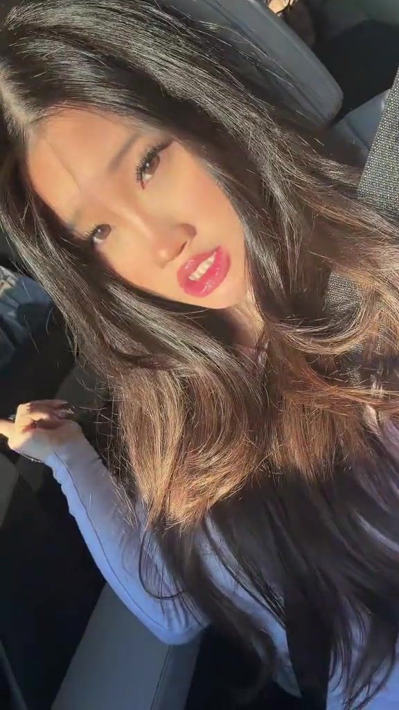 @isaqella