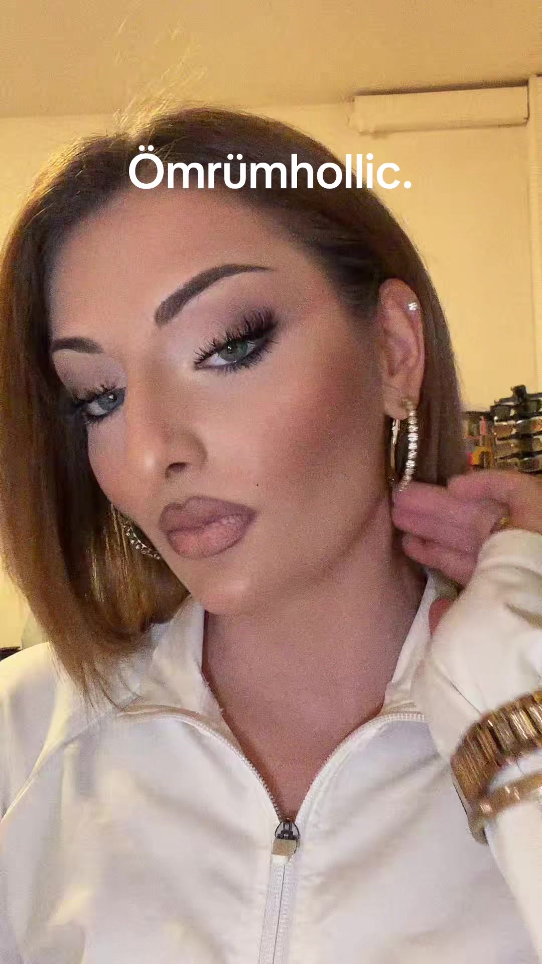 @𝐌