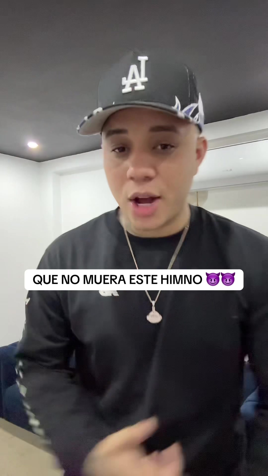 @Eix