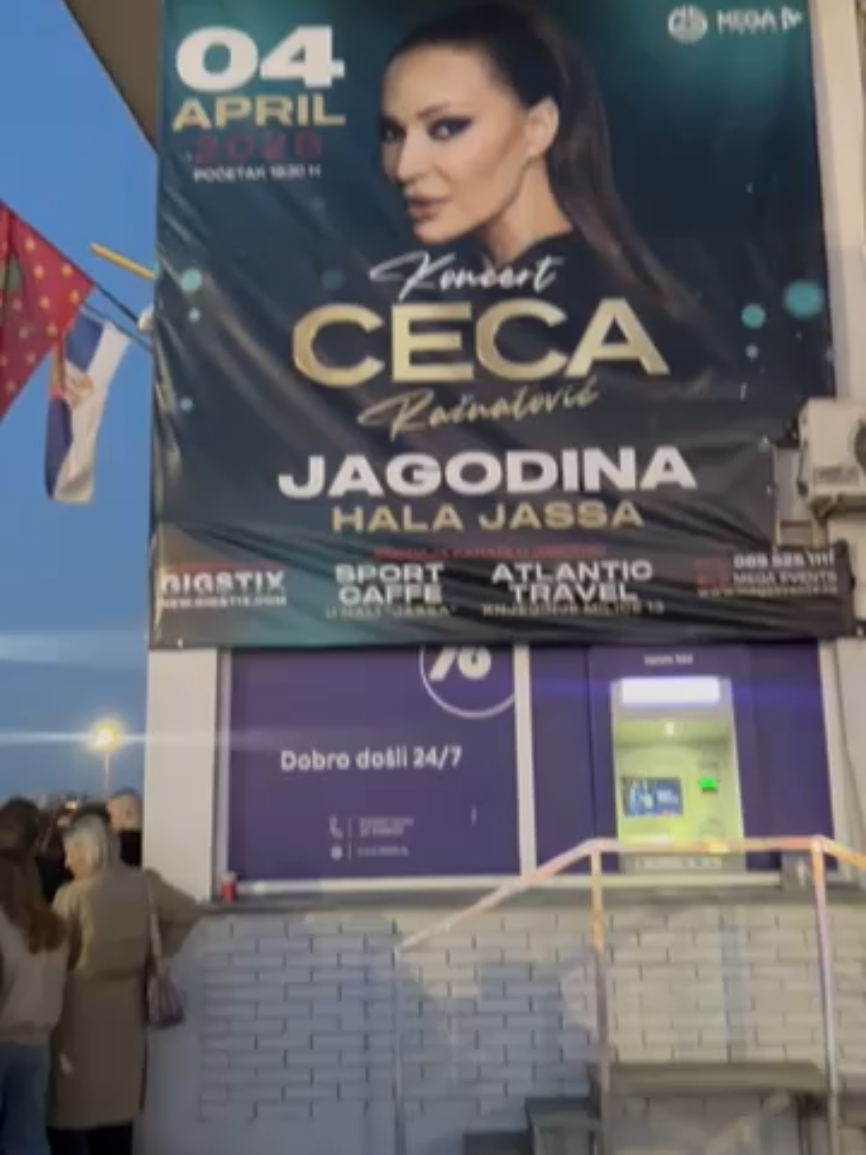 @CecaPress