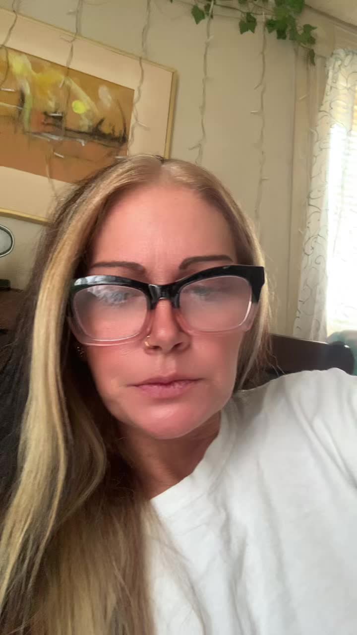 @Clickclackchiclets