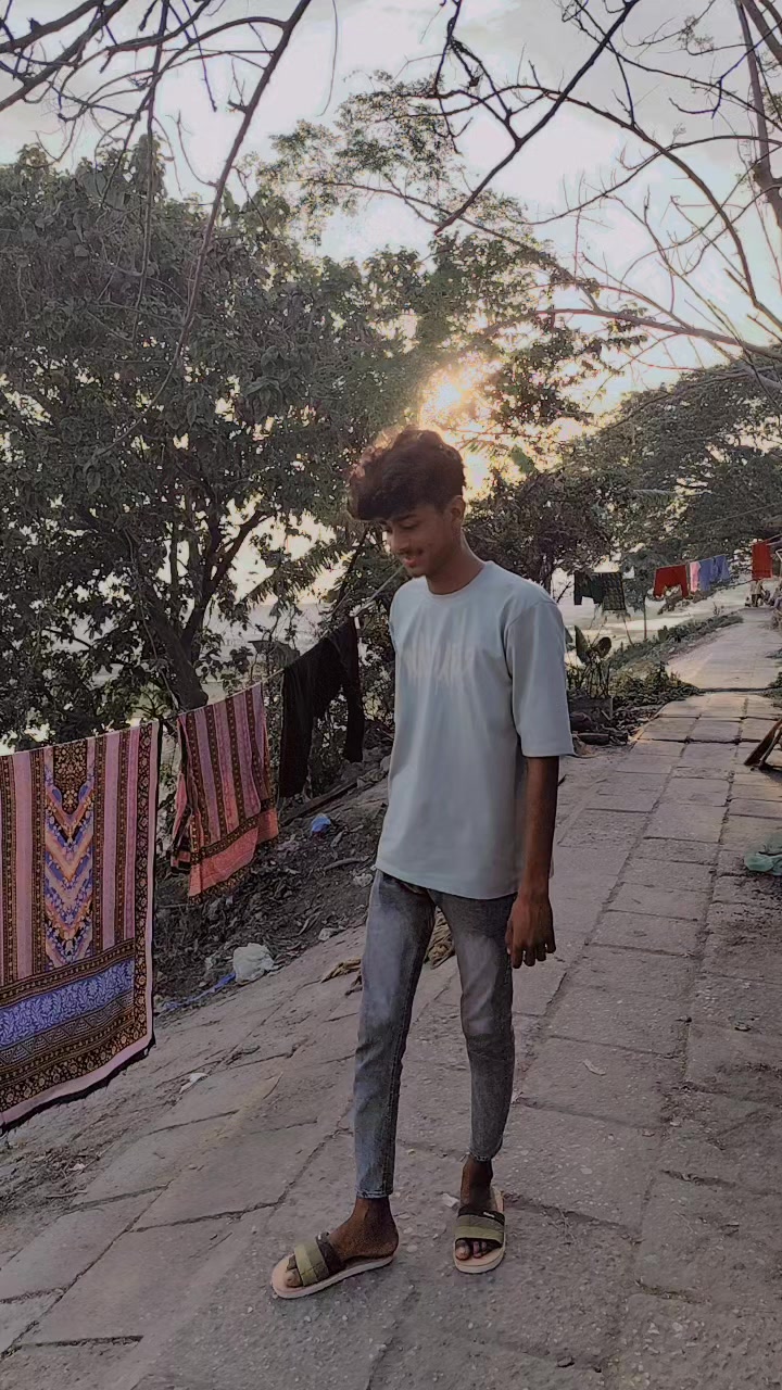 @,,😊লাকি ভাই🤭🥴