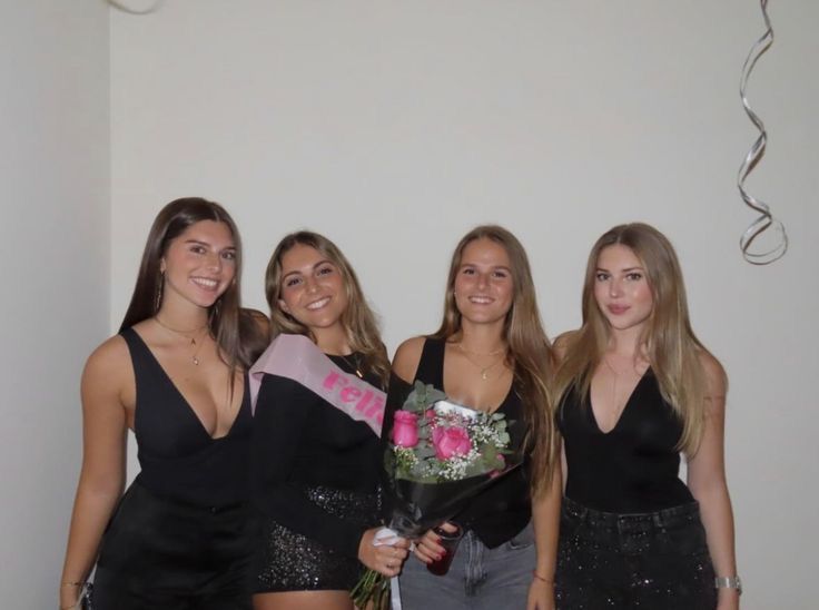 Alejandra Dorta and her friends and | aledriworld (@lizg.edits)