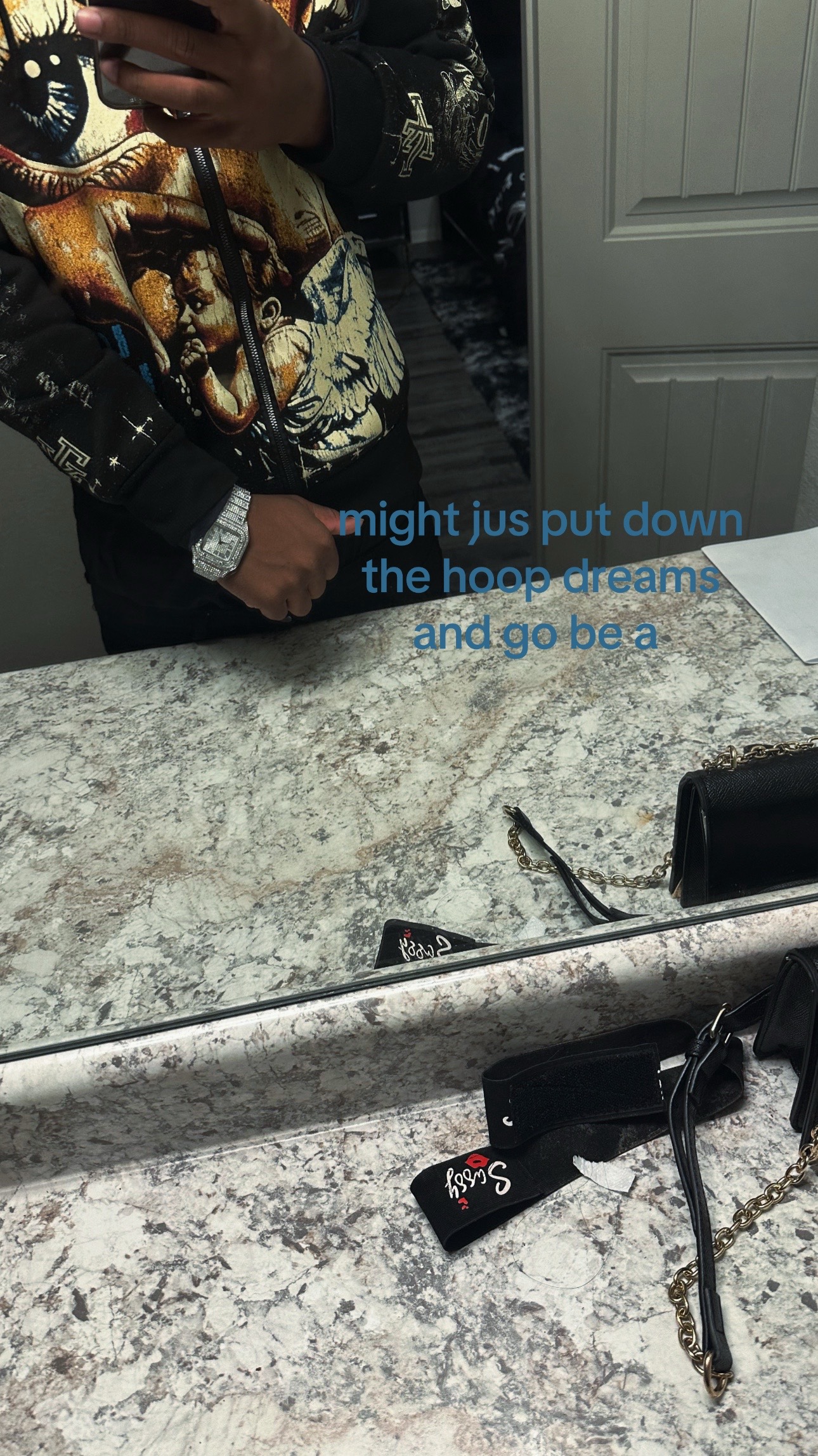 @🦅