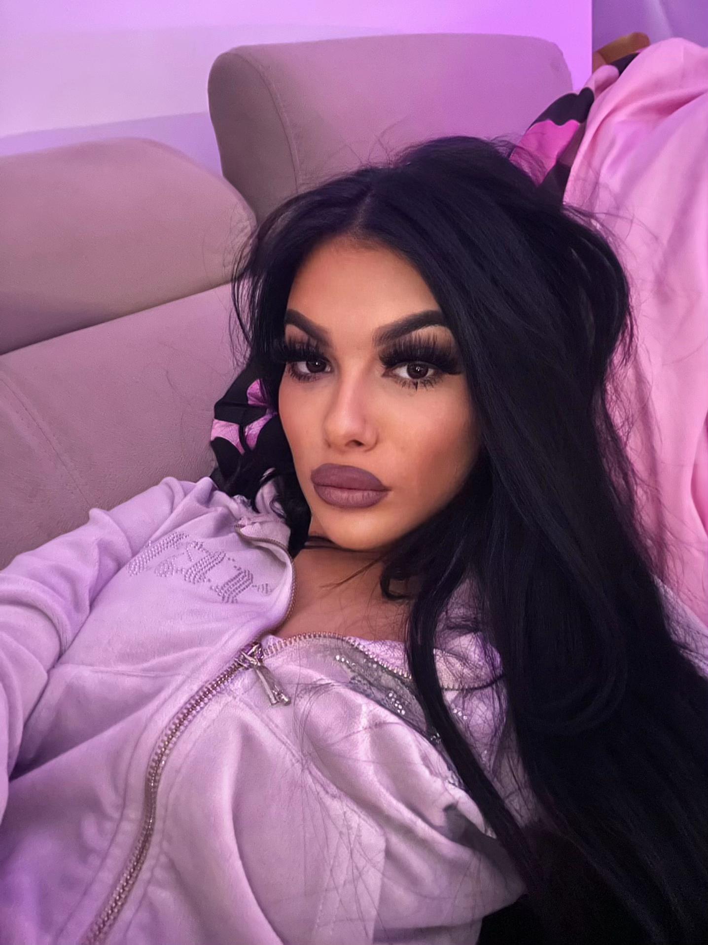 @Ajlla