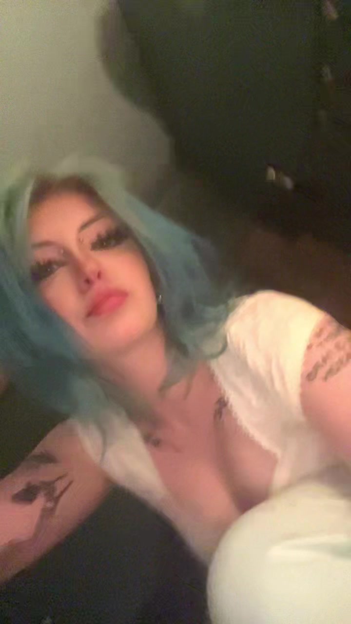 @Ellie_xox