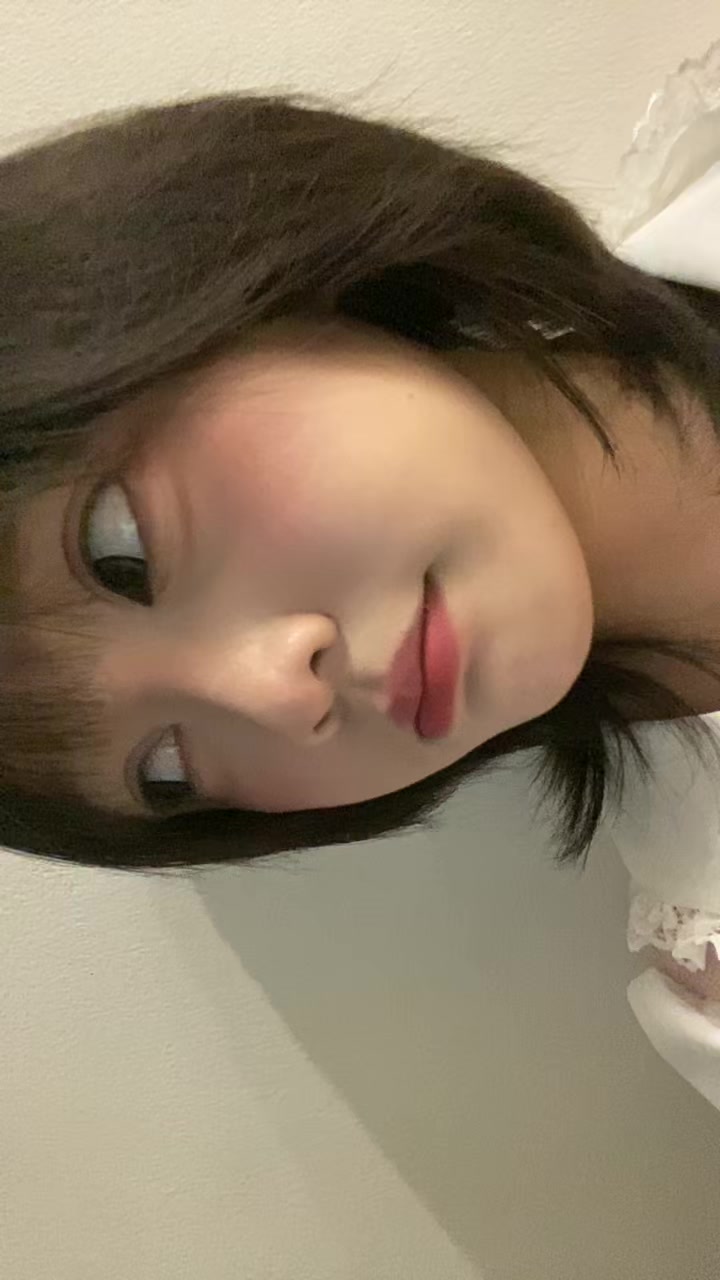 @Chaniuuwu