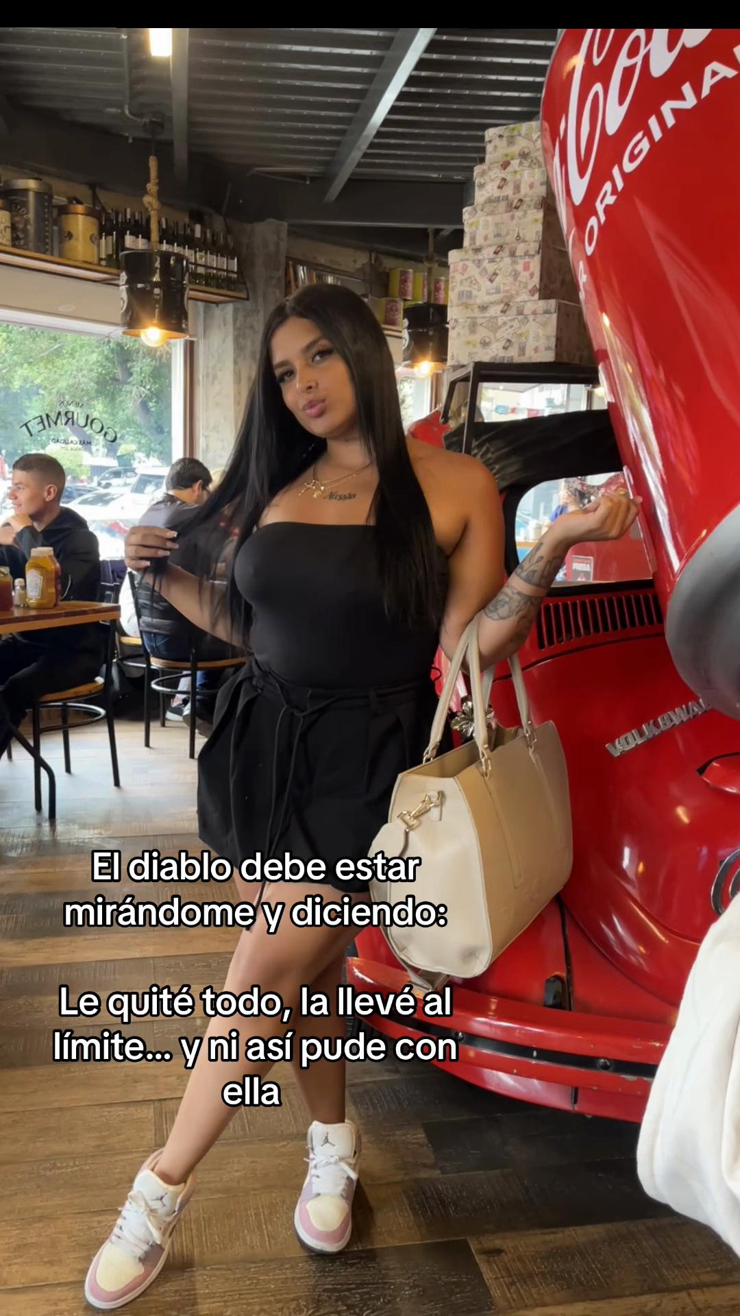 @Angie Carol🌸