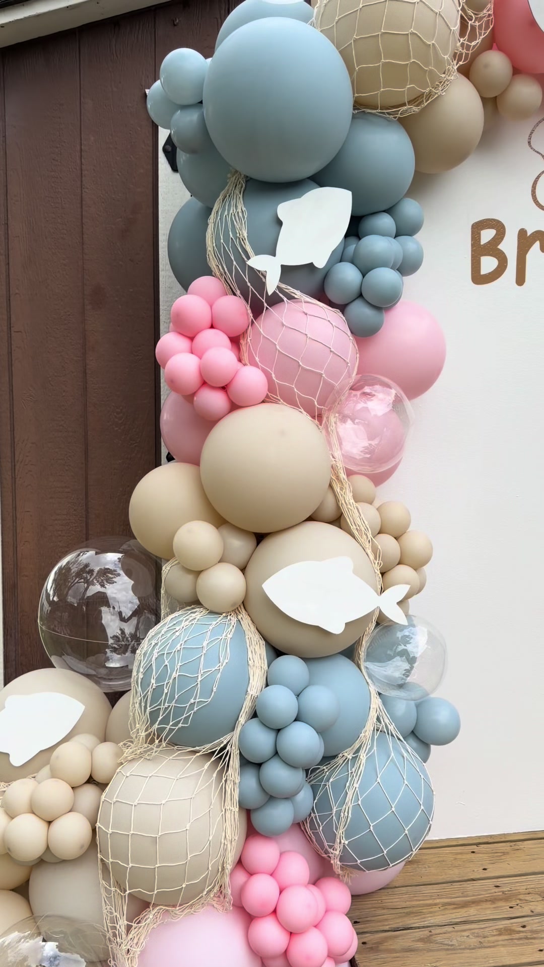 @HowdyHaleys | Balloon Decor