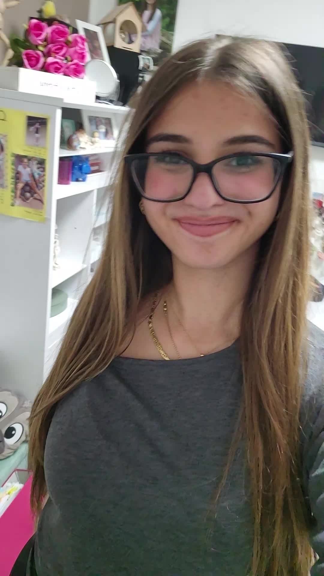 @𝒗𝒆𝒓𝒐𝒏𝒊𝒌𝒊_