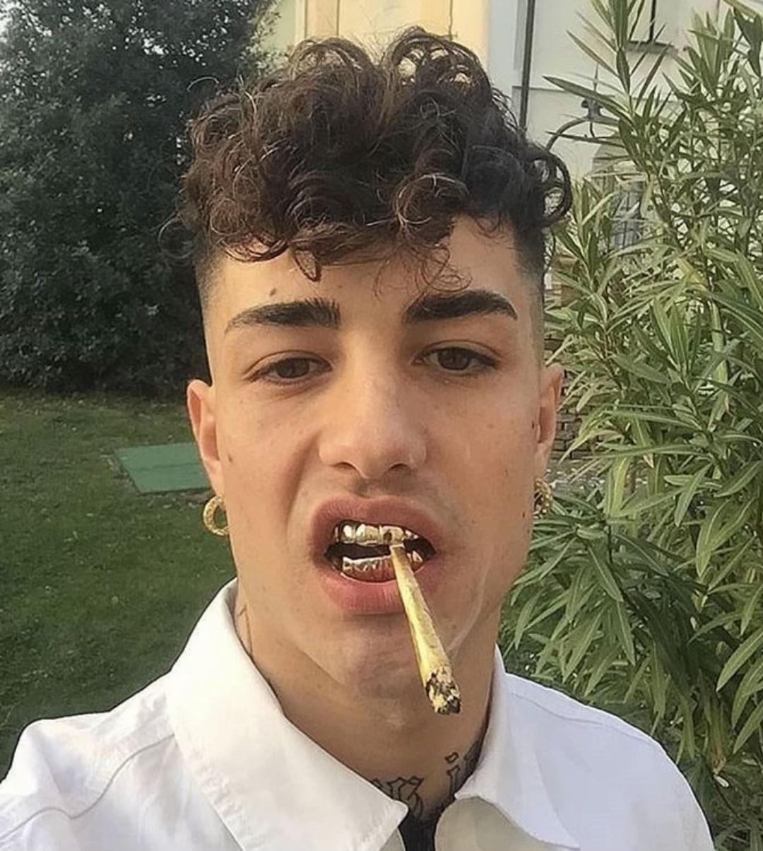@🧟