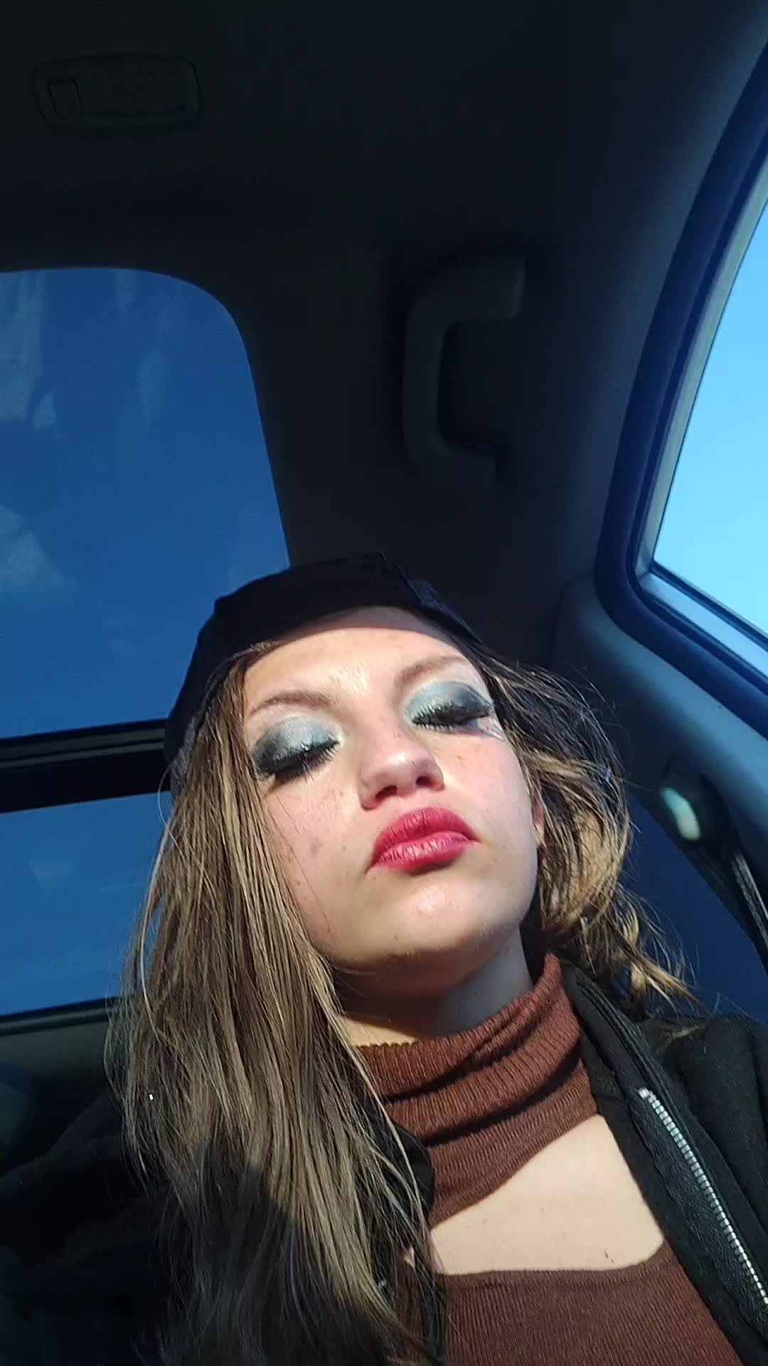 @Bee