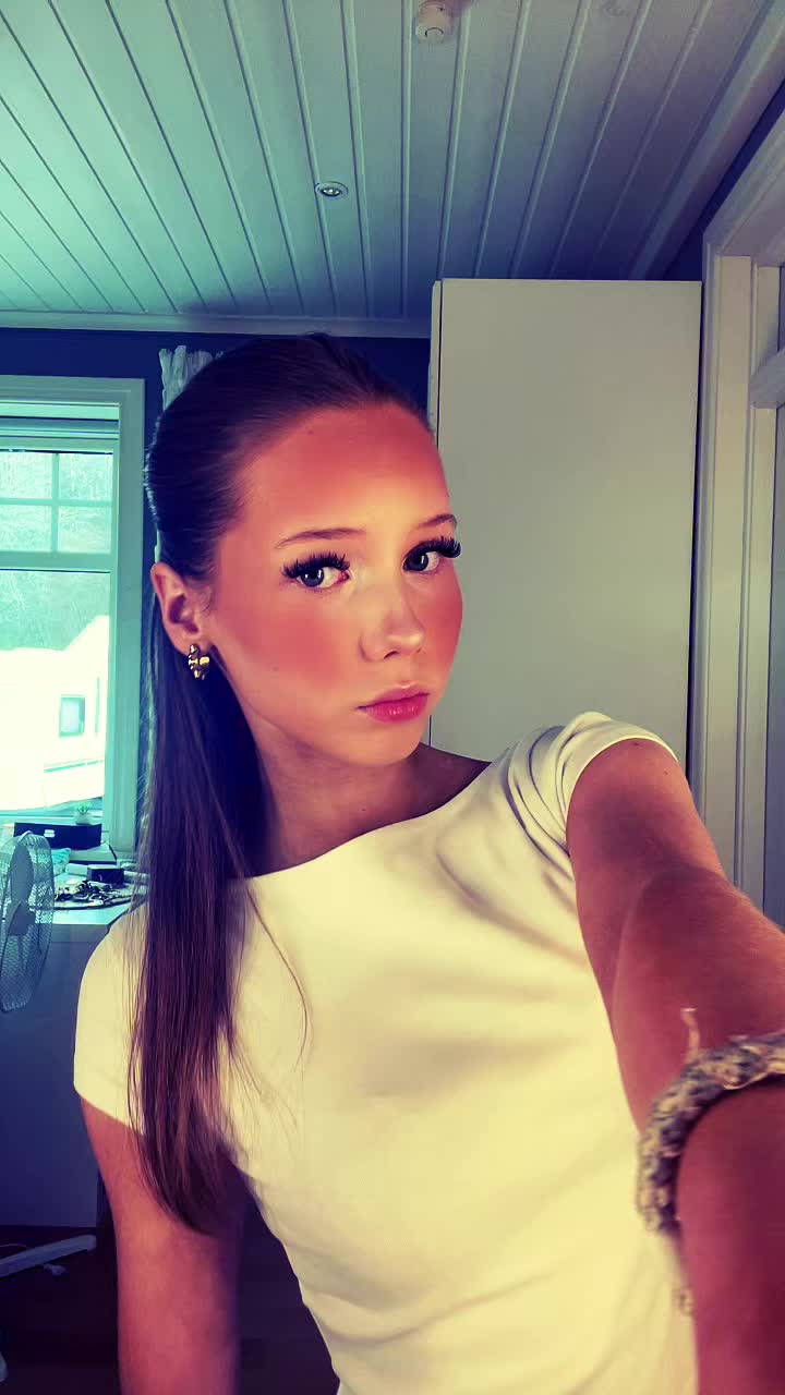 @𝒜𝓁𝒾𝒸ℯ🍸