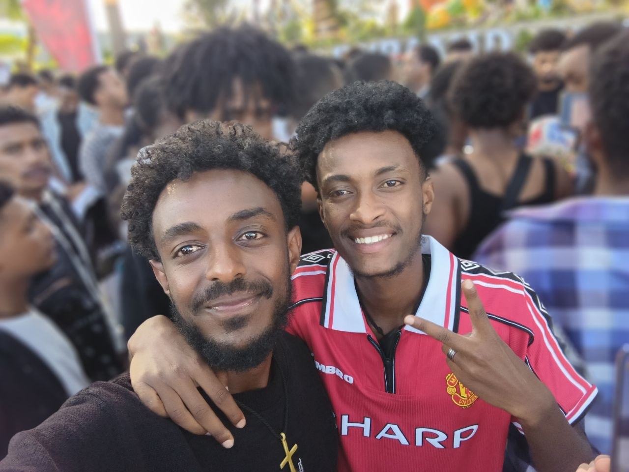 @ና ና 🙆&zwj;♀️ JR