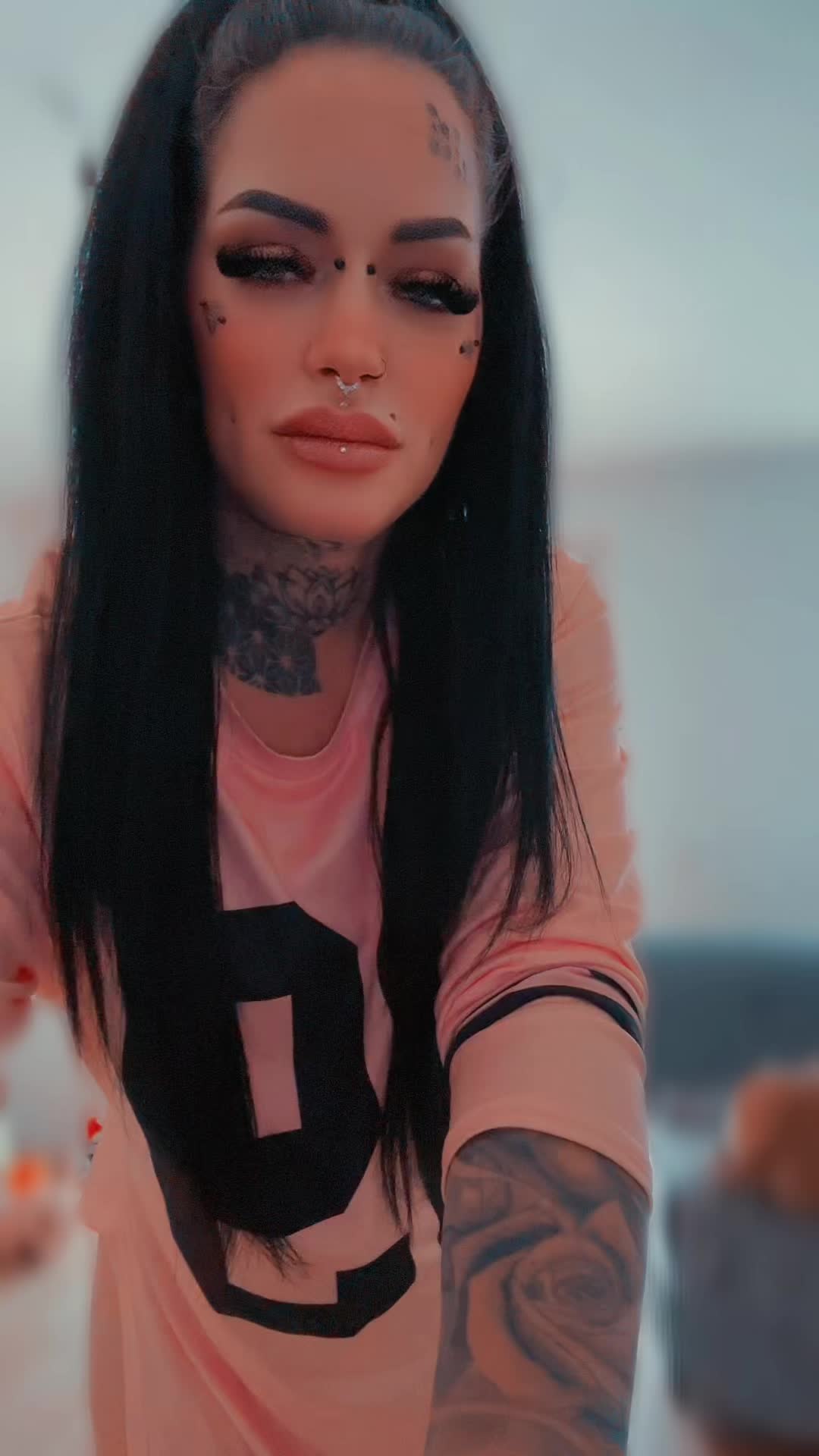 @🎀✨𝕴𝖓𝖐𝖊𝖉_𝕯𝖊𝕷𝖚𝖃𝖊✨🎀