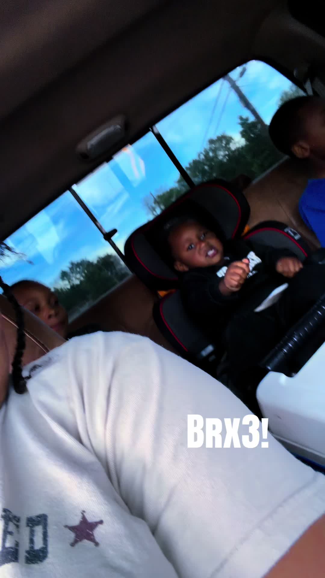 @damionandsha