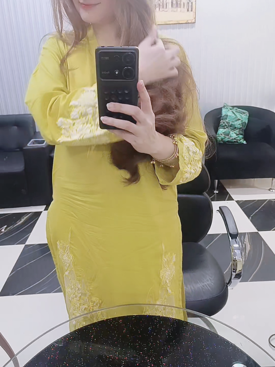 @Hina Khan