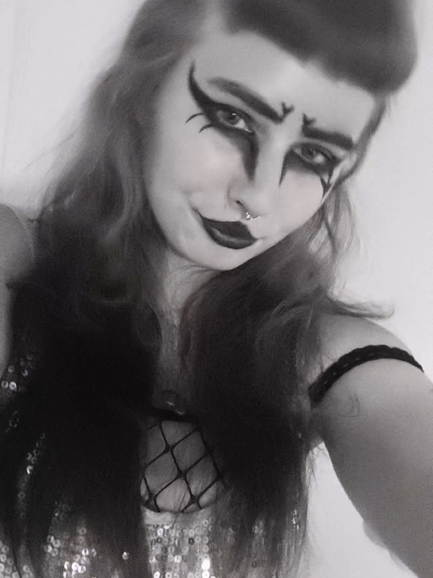 @Bluebrry Goth 🖤