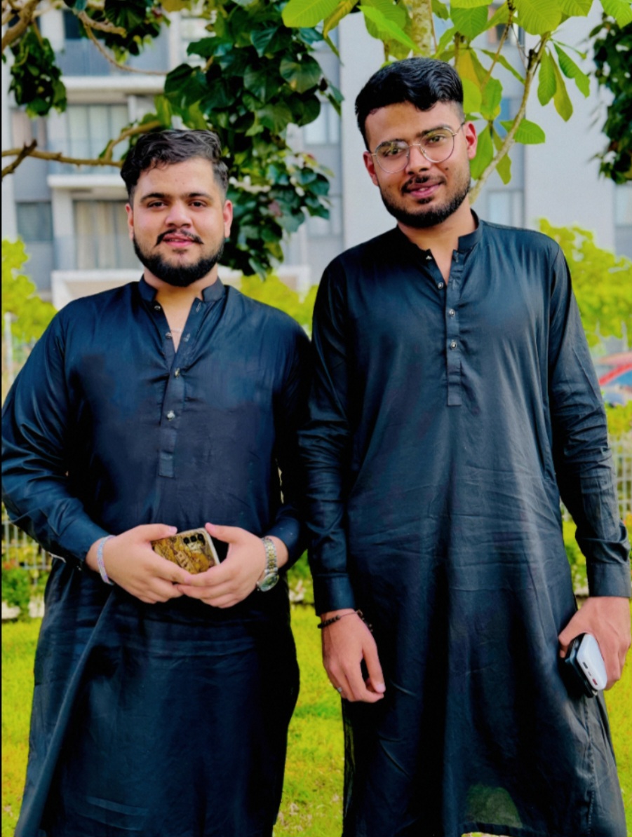 @Moin Raza 🇵🇰 🇲🇾