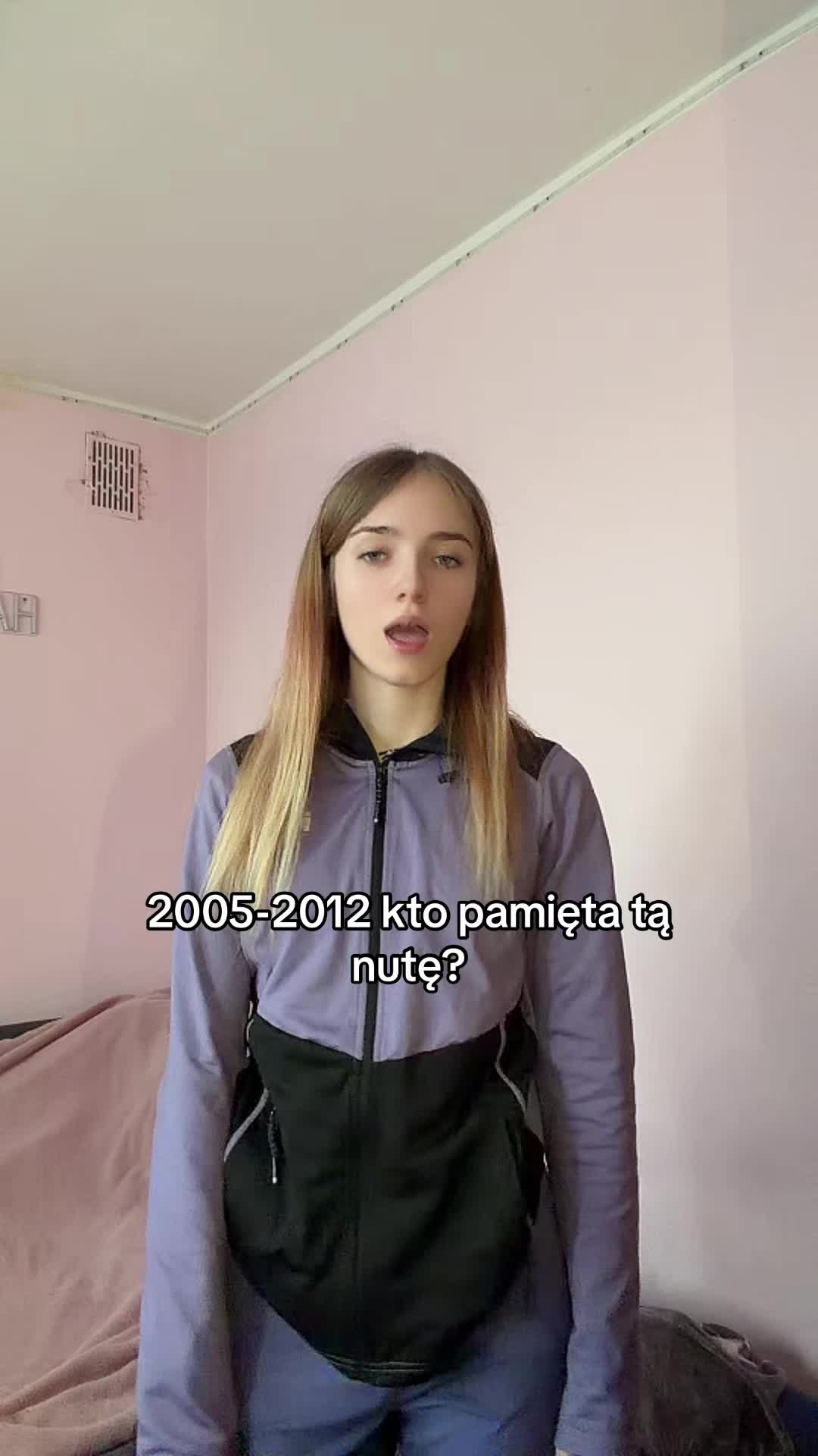 @Asiunia