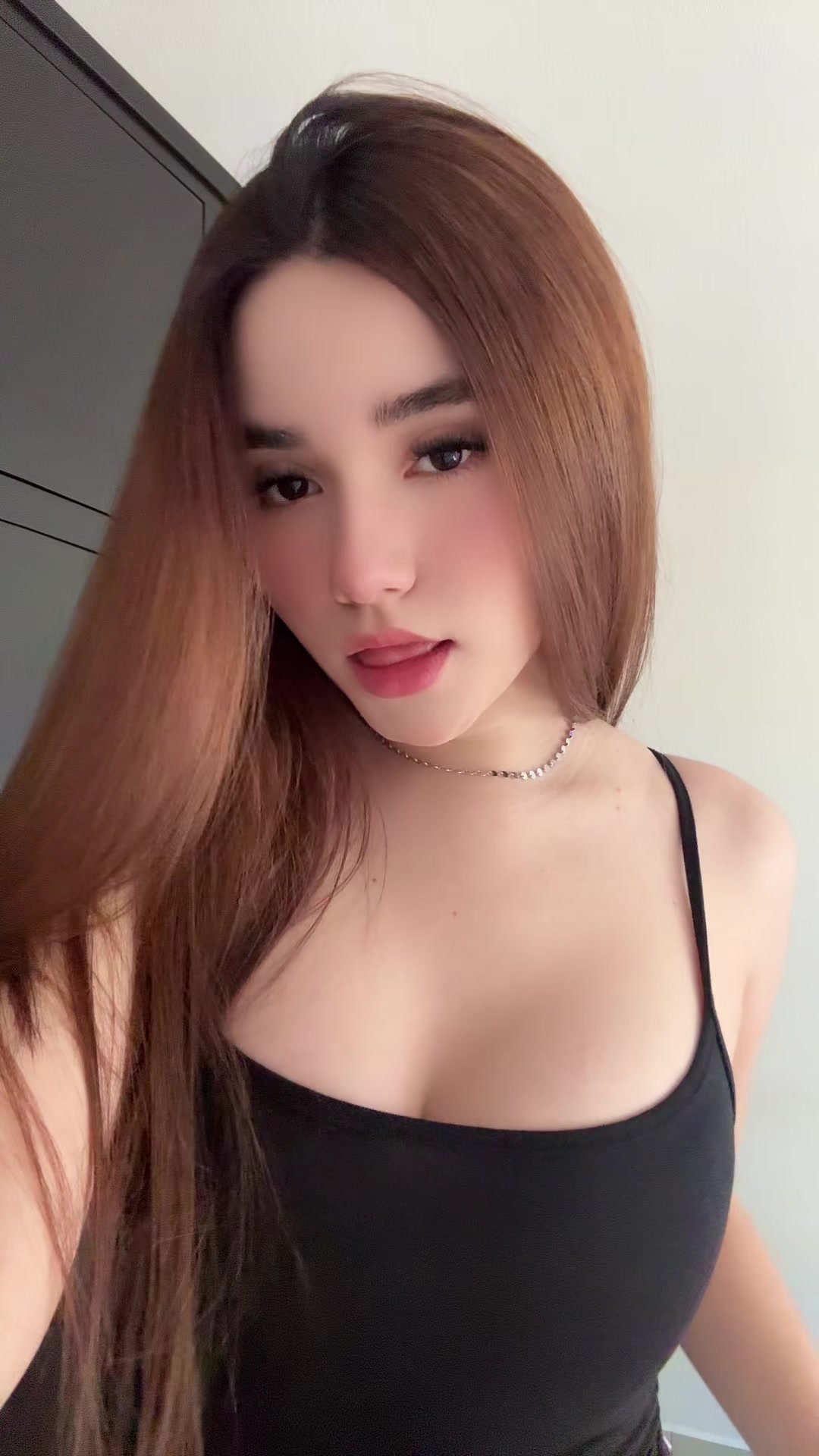 @𝚃𝚑𝚎_𝚐𝚊𝚋𝚜 🍸🎱💄