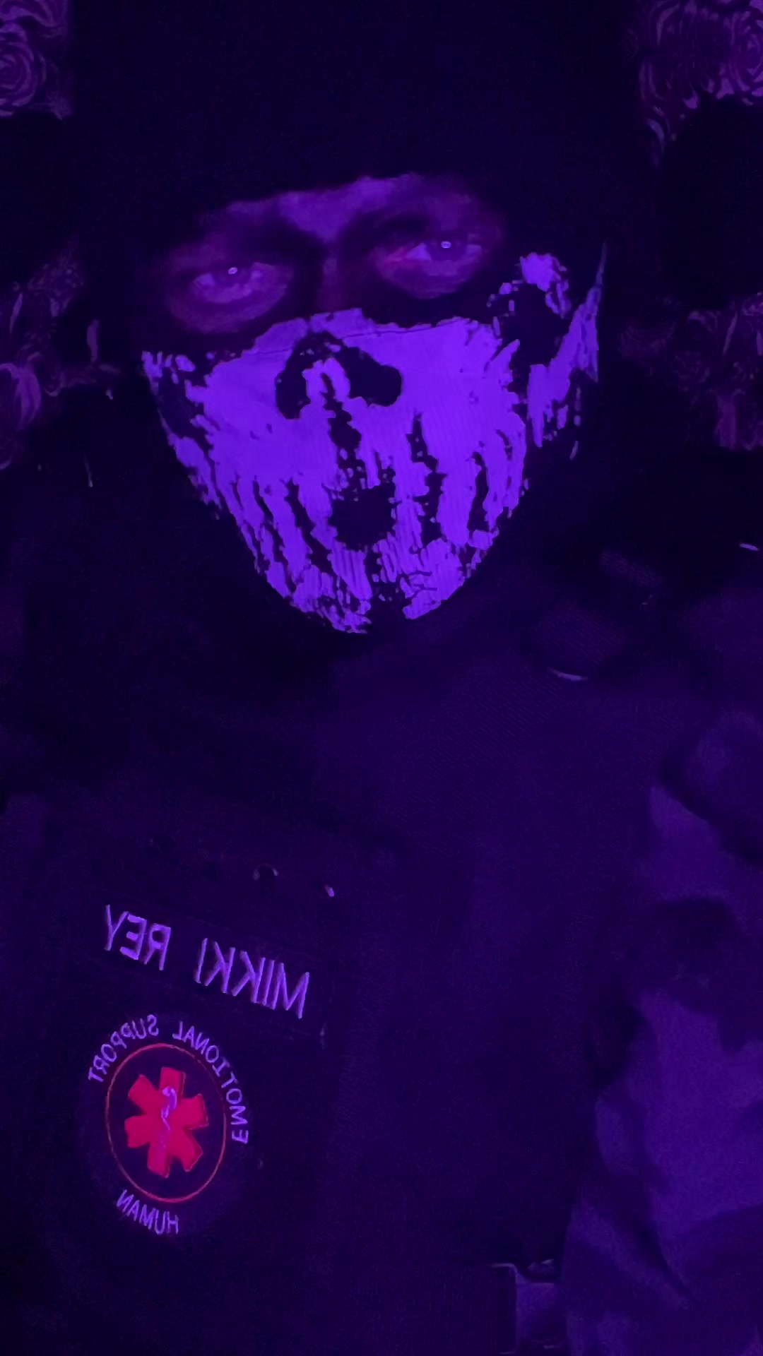 @𝕄𝕚𝕜𝕜𝕚 ℝ𝕖𝕪