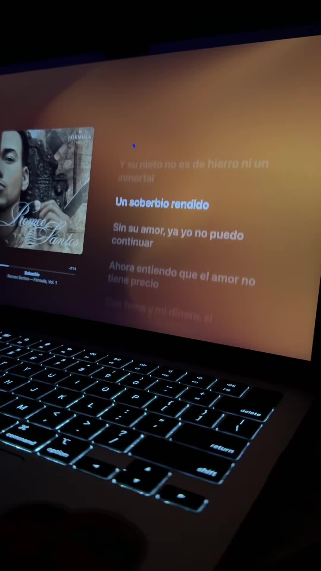 @️🎧🤍🛁