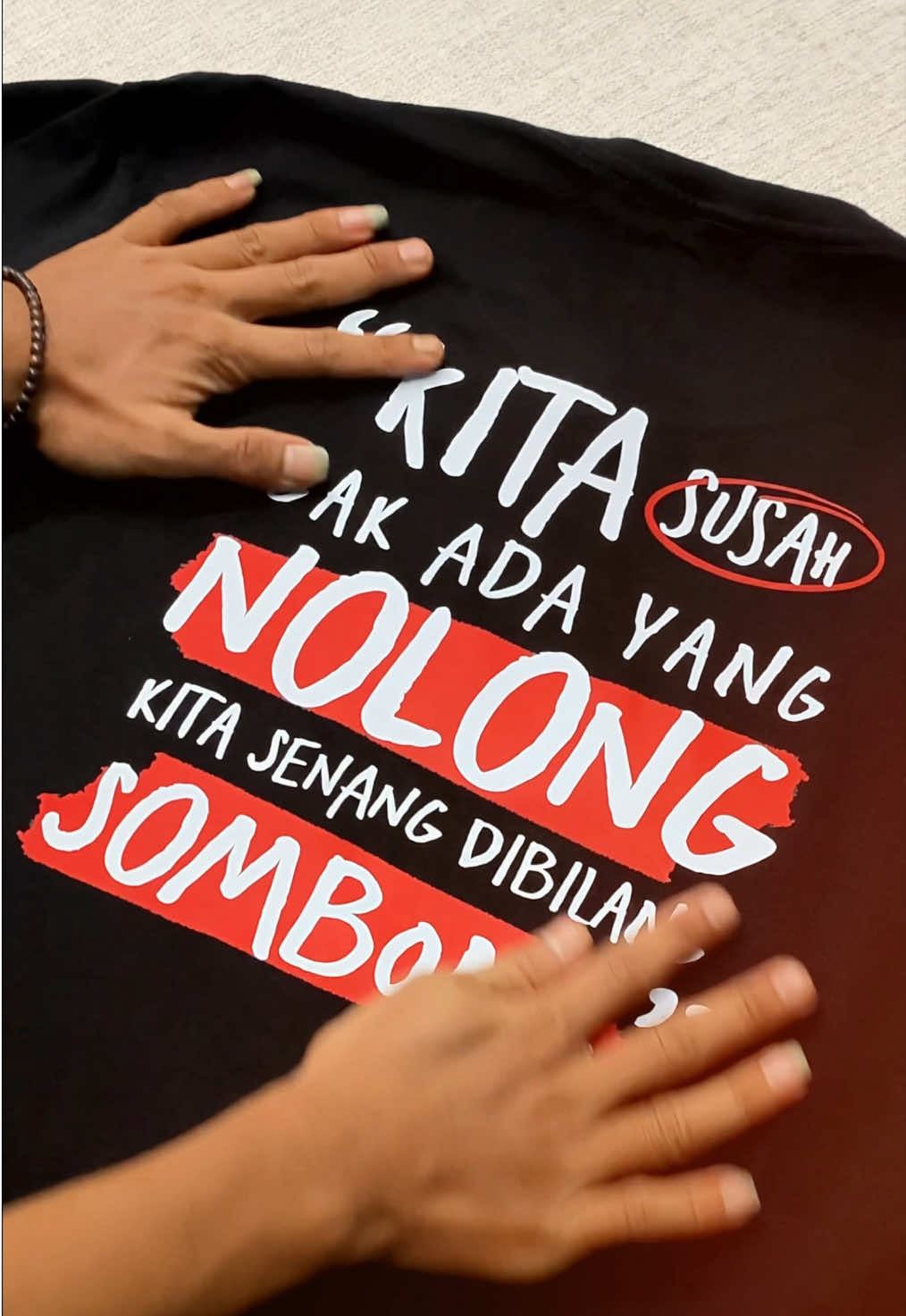 @Pake Kaos Keren