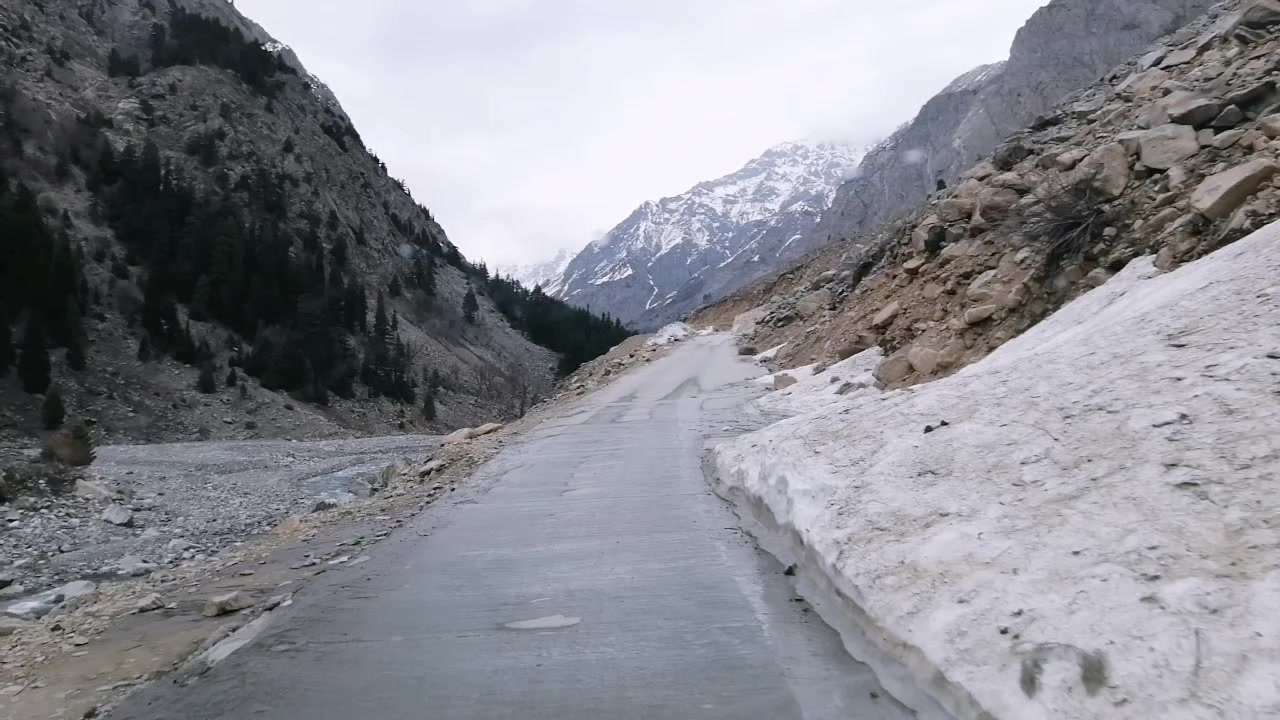 @Travel_with_Waqas