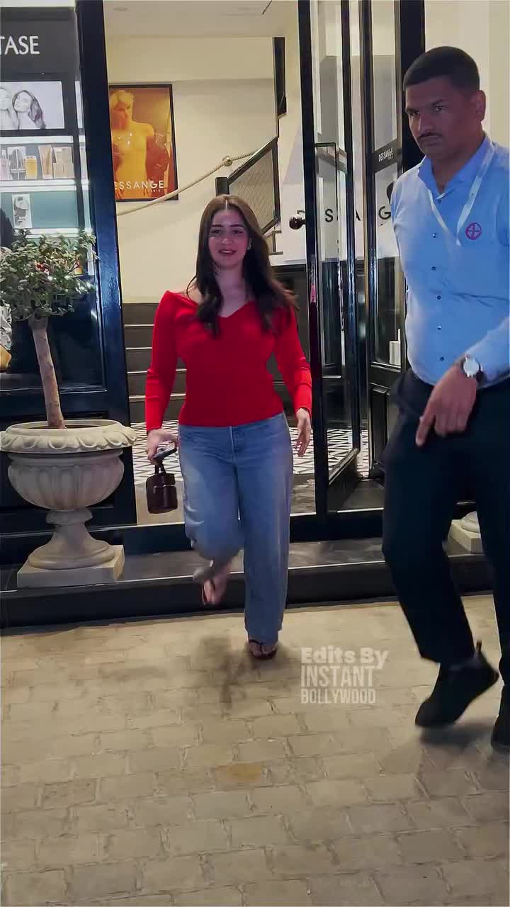 @Bollywood_Stars