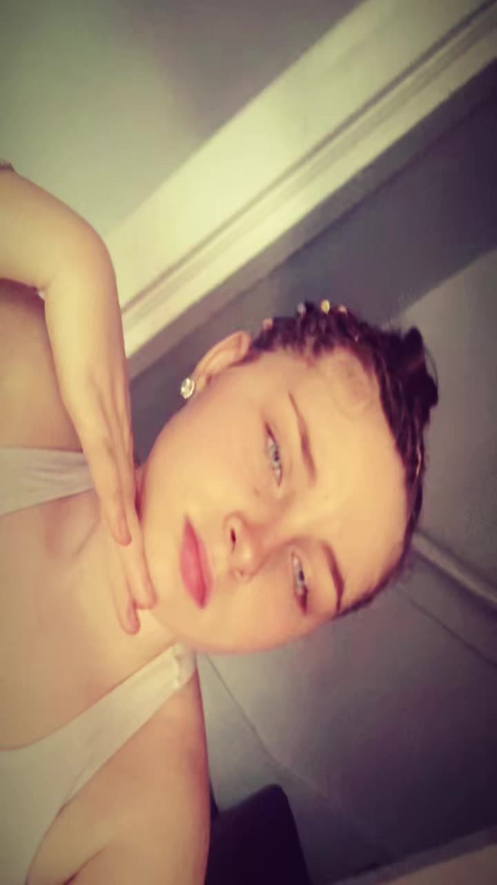@😵&zwj;💫👸🏼💭.
