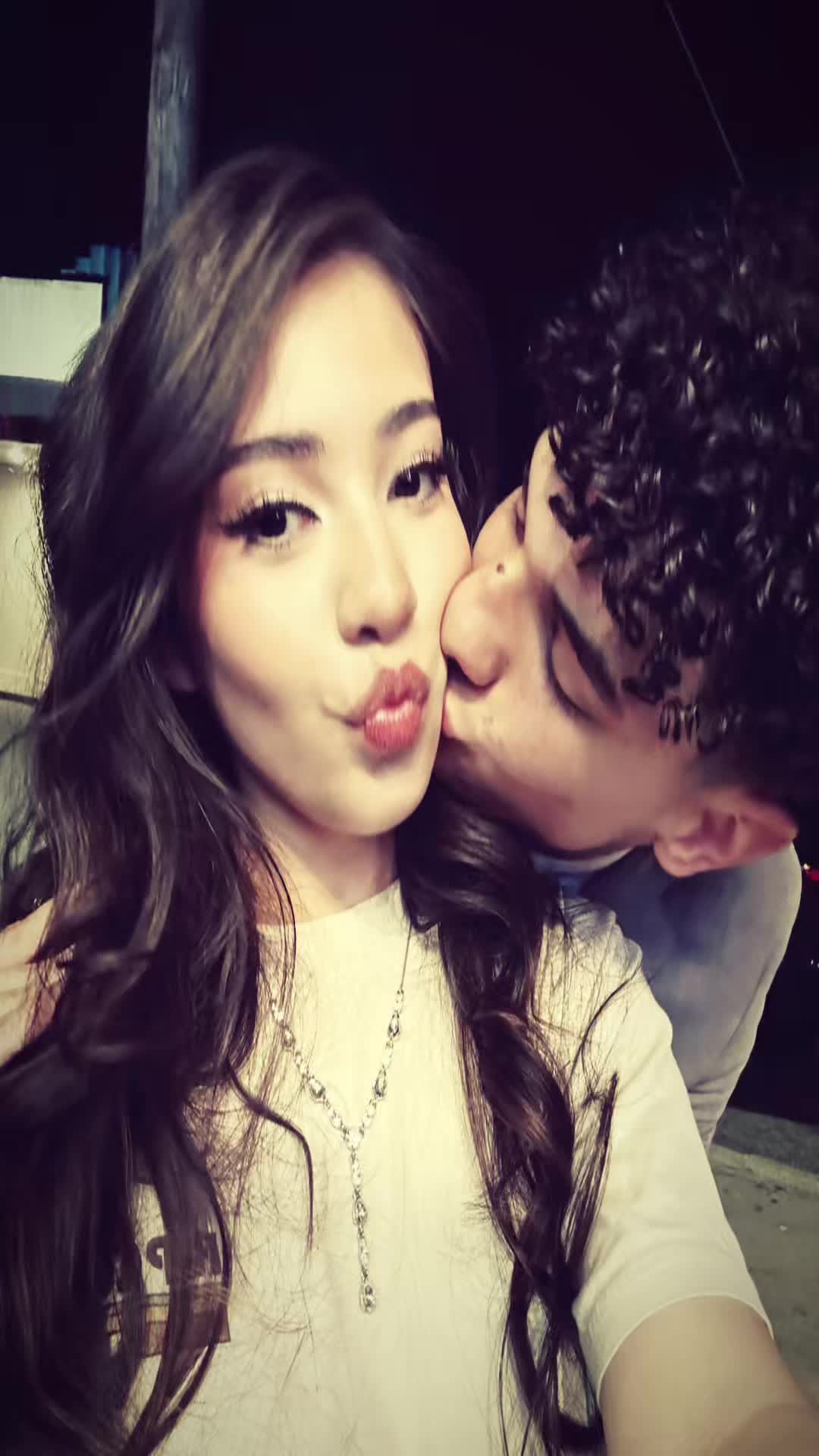 @leslye