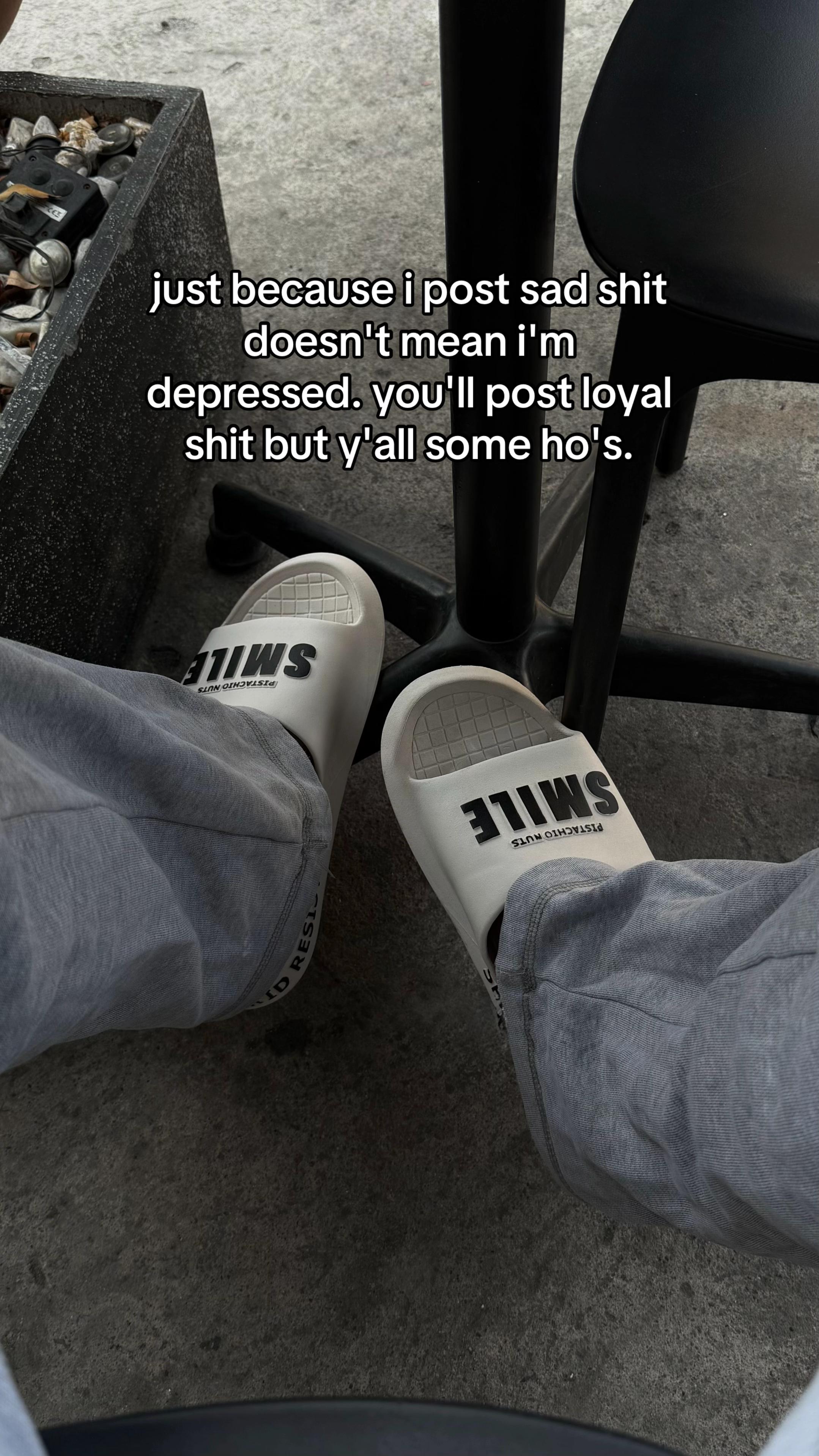 @⃟