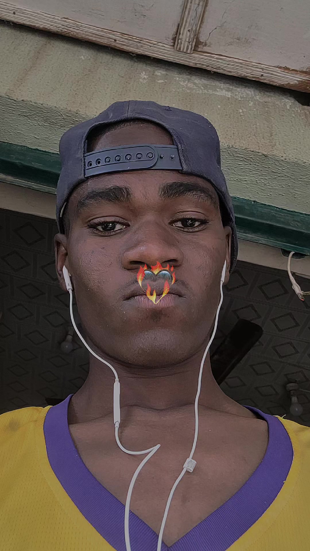 @Headboii