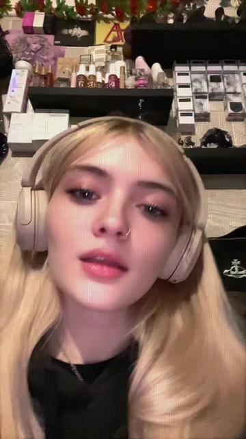 @𝕾𝖍𝖆𝖓𝖉𝖊𝖑𝖑𝖊🤍