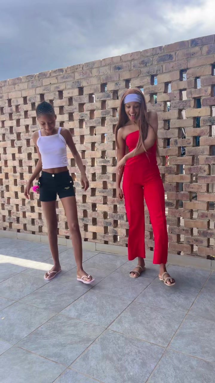 @aisha kamogelo